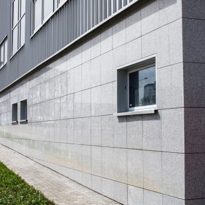 media\acfgallery\content\38\9\ventiliruemiy_fasad-granit_gabbro-3146